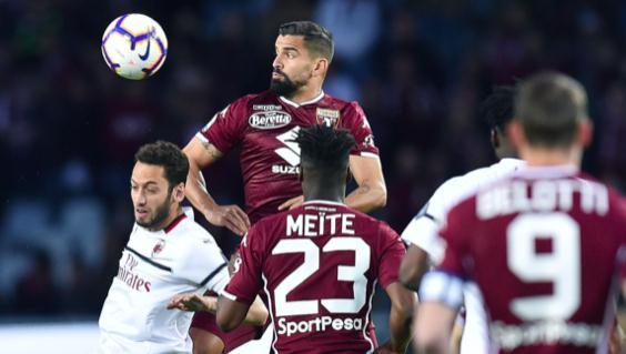 的表现令人 的表现令人